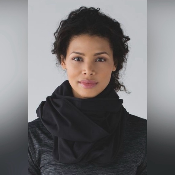 Lot of 2 Lululemon Vinyasa Scarf in Black and Gray - Picture 4 of 4